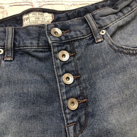 Free People distressed button fly denim cutoffs size 27 - Picture 3 of 6